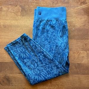 Fabletics flowered cropped leggings